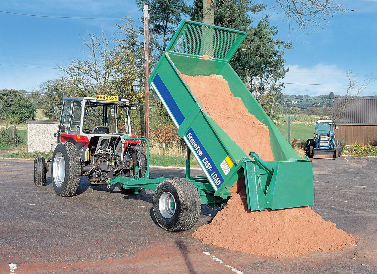 The Easy-Load can also be used as a conventional tipping trailer